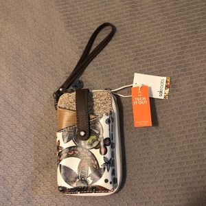 sakroots tech wristlet